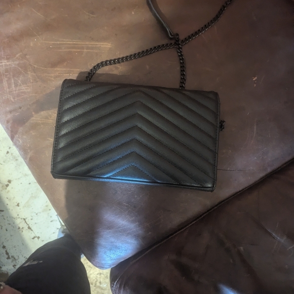 Yves Saint Laurent Black Chevron Clutch - Picture 4 of 4